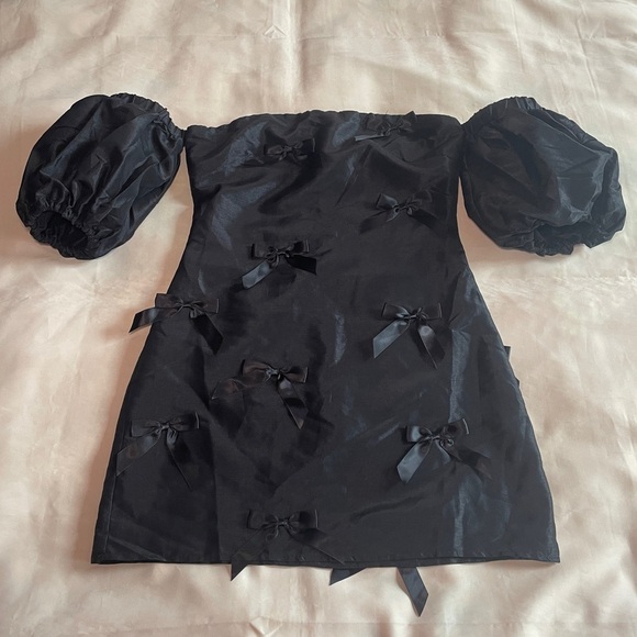 NEW! Anthropologie x Hutch- Off-The-Shoulder Bow Mini Dress Black Size Small - Picture 2 of 11